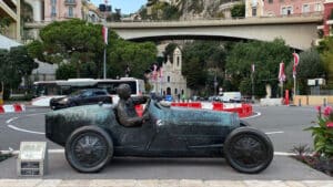 guided f1 walking tour